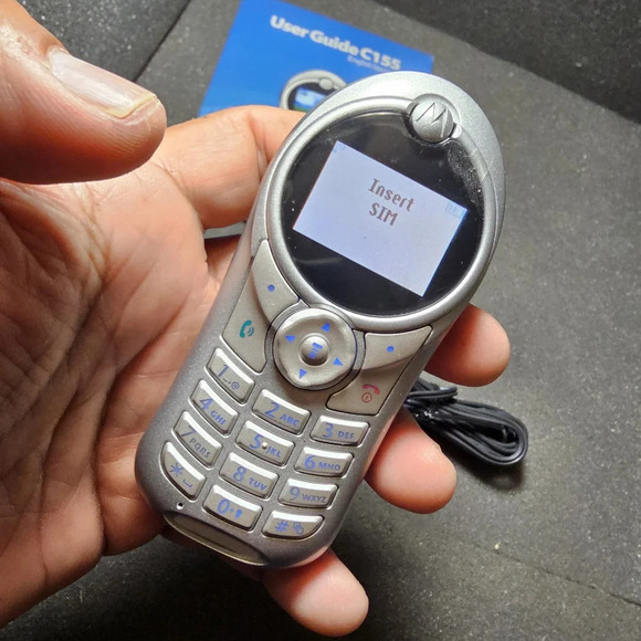 MOTOROLA C155 CELLPHONE RARE NEW OPEN BOX HAS PROTECTIVE PLASTIC ON IT WORKING - Picture 4 of 4